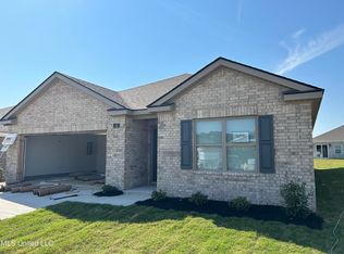 14 Pine St, Byhalia, MS 38611