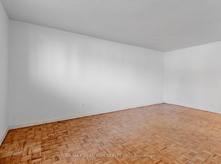 165 Colborne Ave #202, Richmond Hill, ON L4C 2K2