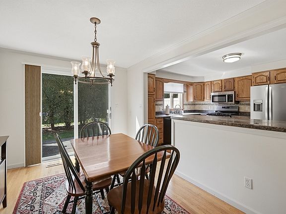 5th image of 6 Mansion Woods Dr #C