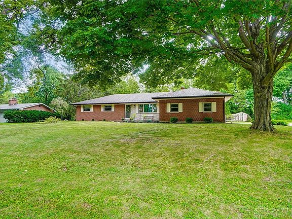 3rd image of 2523 Green Hills Dr