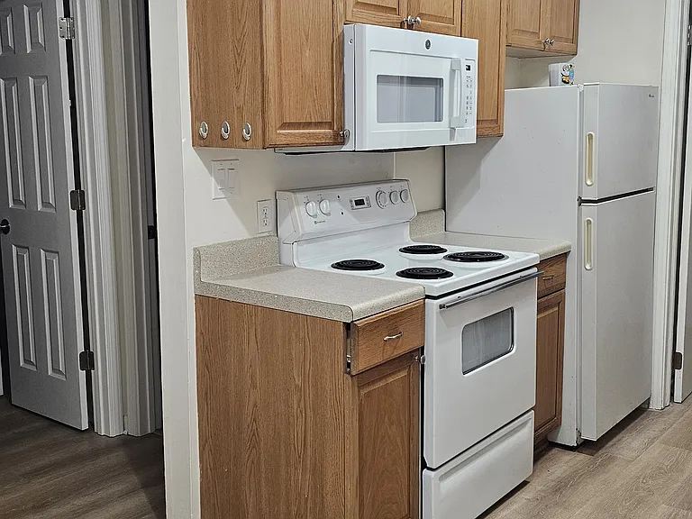 209 Cedar St #E2 — Photo 10
