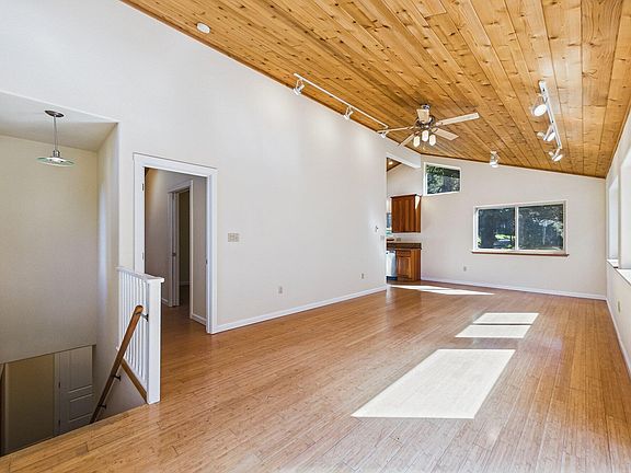2nd image of 950 Spring Rd