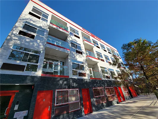 Rented by 18 REALTY | media 14