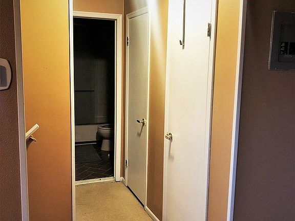 5th image of 31 Ruxton Ave #1A