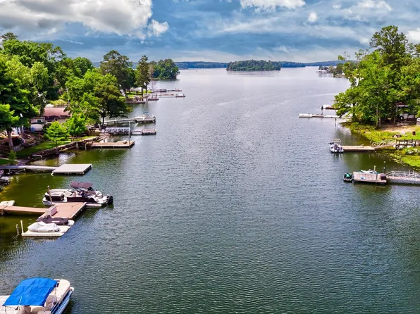 1628 Deep Cove Ln, Gilbert, SC 29054