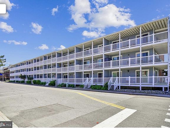 3rd image of 17 72nd St Unit 21