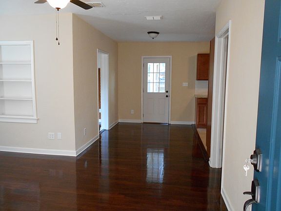 2nd image of 4762 Cambridge Rd