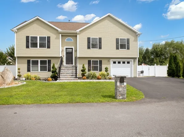 214 Lynwood St, Fall River, MA 02721