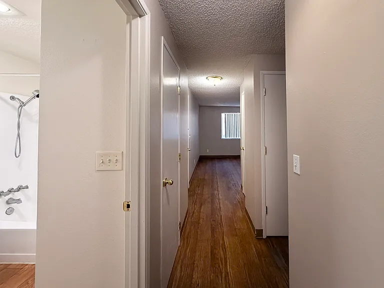 5204 Windsor Island Rd N #B — Photo 14