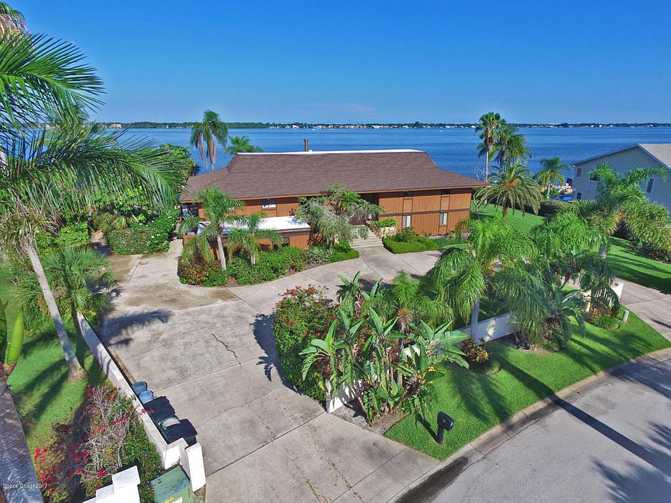 72 Country Club Rd, Cocoa Beach, FL 32931 | Zillow