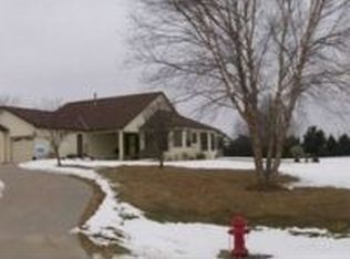 9608 Fairby Dr, Gretna, NE 68028