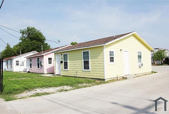 1st image of 121 Mexico St