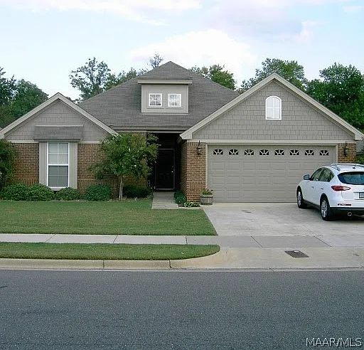3912 Claiborne Cir