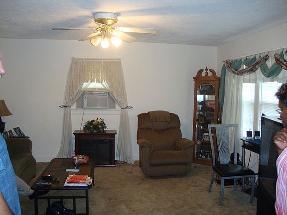 Large Liv Room 3 windows