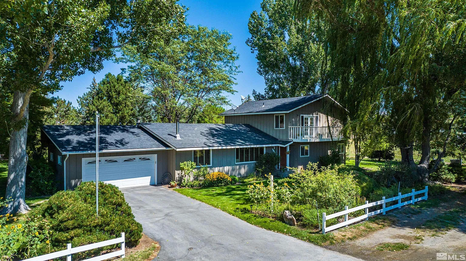 9820 Dixon Ln photo 1