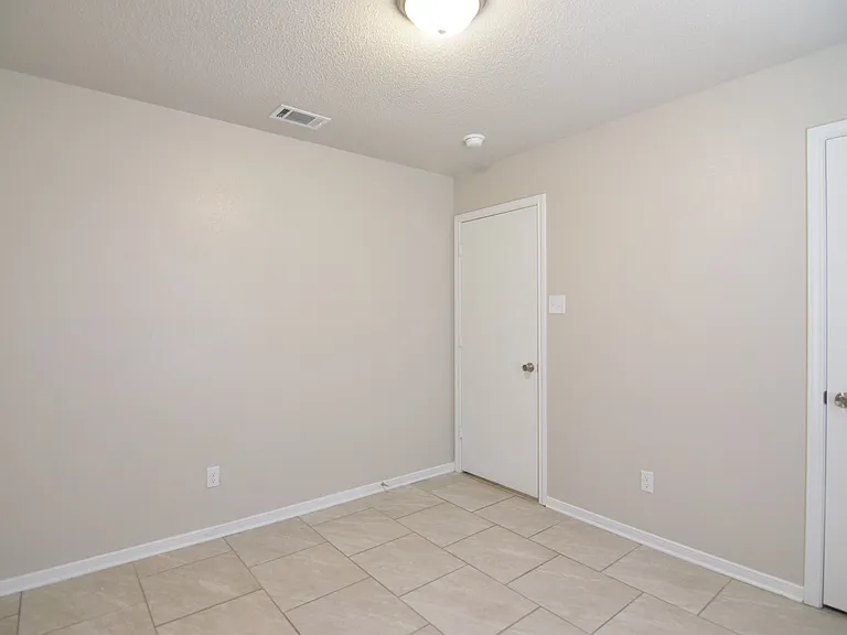 4613 Hank Dr — Photo 13