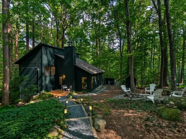 207 Holly Rdg, Chapel Hill, NC 27516
