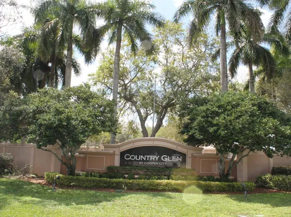 5166 Waters Edge Way, Cooper City, FL 33330