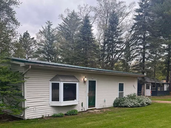2427 Courtney Dr, Harrison, MI 48625