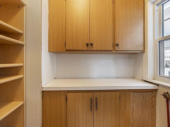 4th image of 36 Peirce St #1