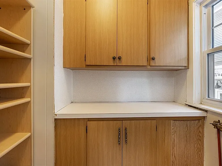 36 Peirce St #1 — Photo 4