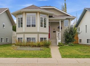 14 E Ladwig Close, Red Deer, AB T4R 2V6