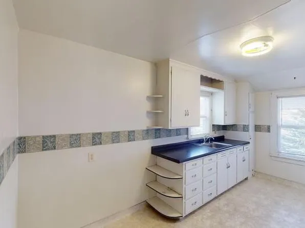 615 N 5th St #4, Bismarck, ND 58501