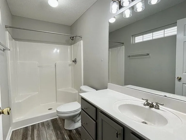 321 Deerfield Cir — Photo 17