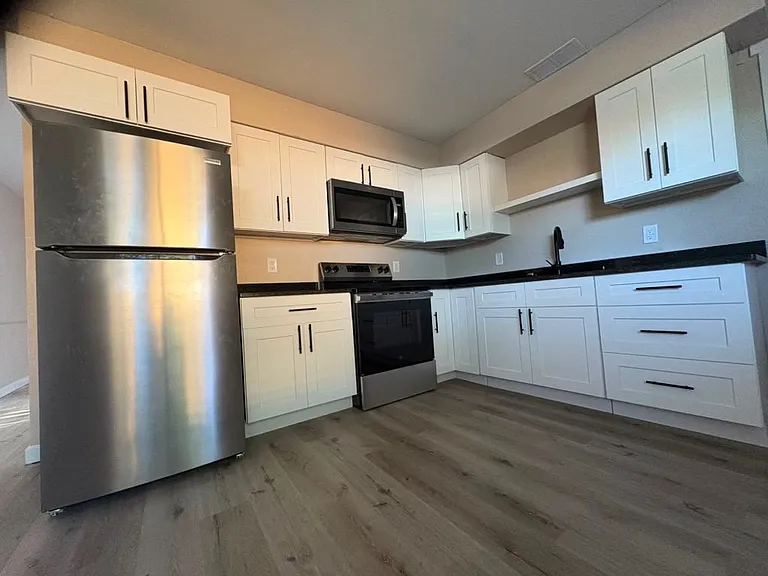 101 Avenue G #A — Photo 3