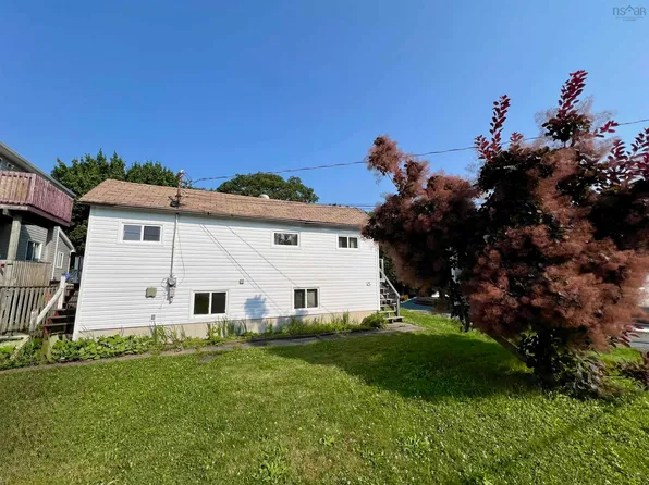 45 Belmont Ave, Dartmouth, NS B2W 1E6
