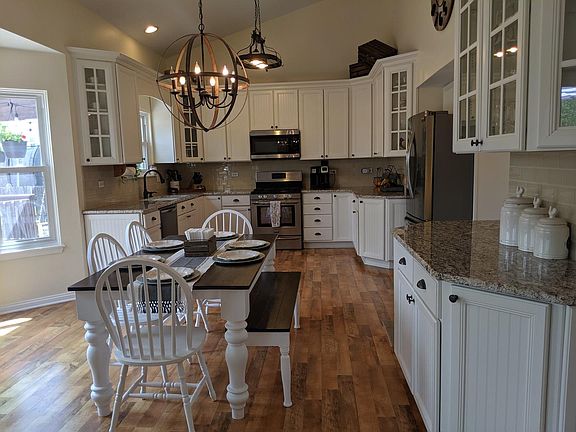 5th image of 2910 Hillsboro Ln