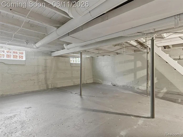 404 La Plaza Ct — Photo 17