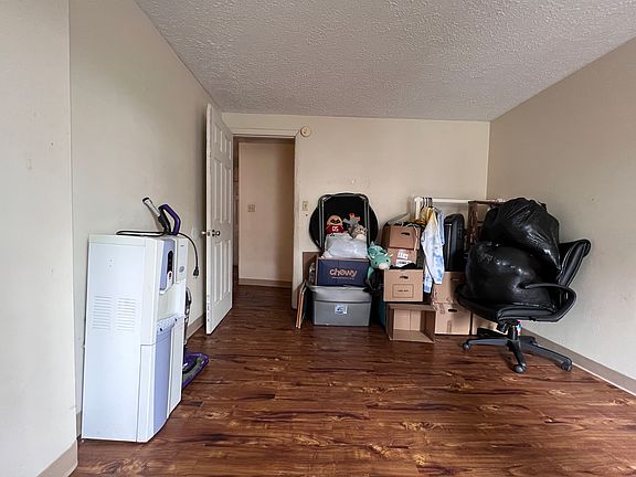 3rd image of 382 Forest Ave #A