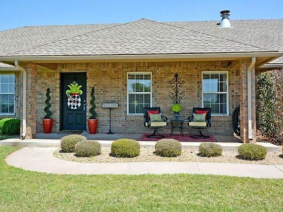 2nd image of 144 Eagle Lake Ln