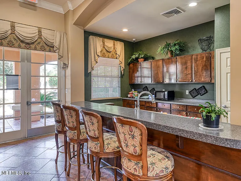 605 Fairway Dr #203 — Photo 32