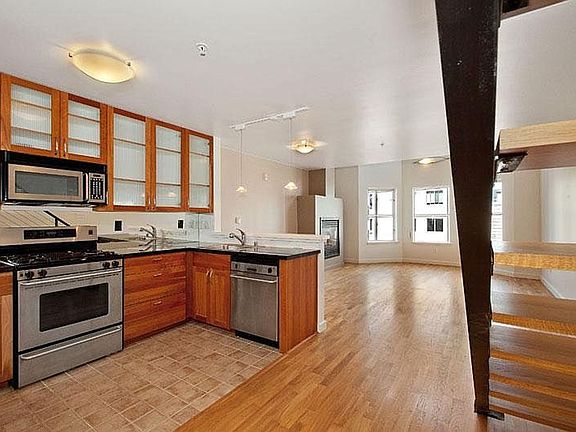4th image of 1720 Clay St #11-977R
