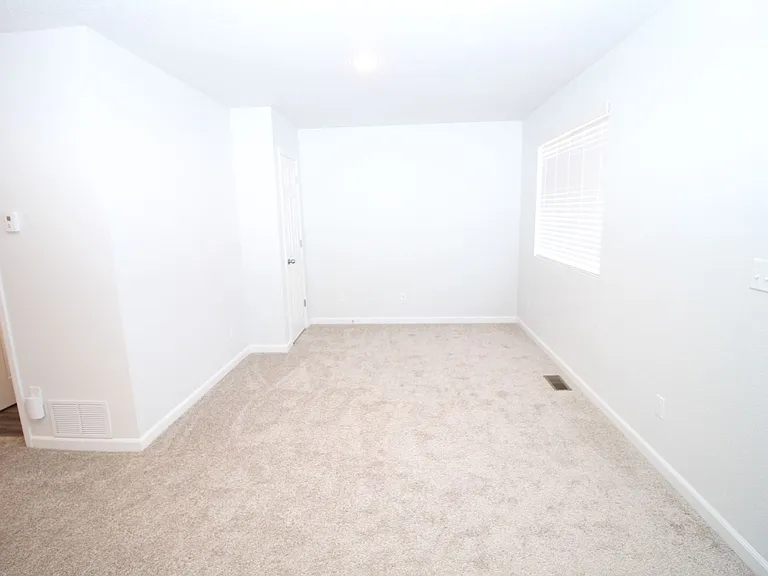 943 E Moreno Ave — Photo 3