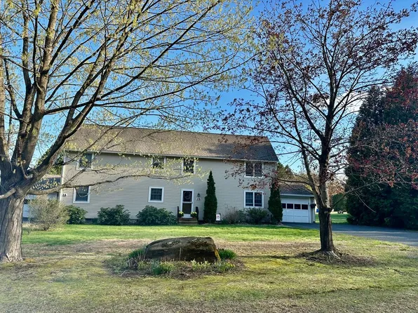 2 2b Mdw #Oak, South Deerfield, MA 01373