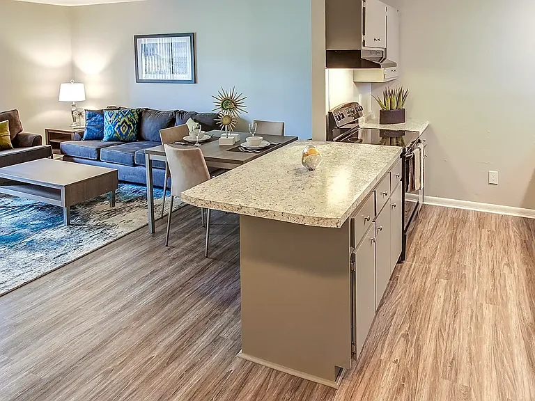 Meadow Pointe Apartments — Photo 5