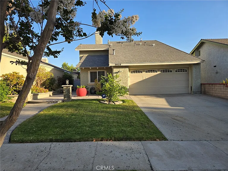 2032 Penngrove St — Photo 1