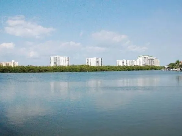 1 Lagoon Vista St, Fort Myers Beach, FL 33931