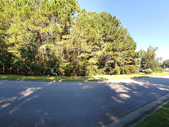 4th image of 131 Waterhall Dr.