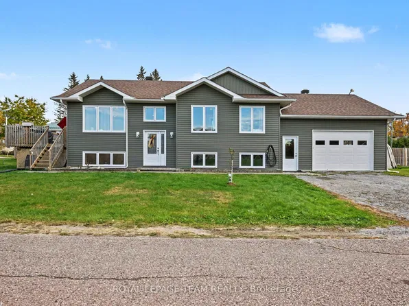 24 Rapid Rd, Whitewater Region, ON K0J 2L0