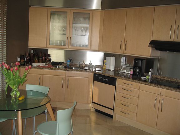 3rd image of 19333 Collins Ave APT 808