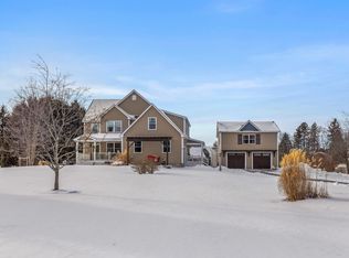 8 Orchard Hill Rd, Stratham, NH 03885