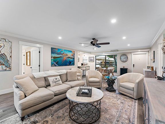 4th image of 10 SE Turtle Creek Drive #A