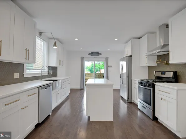 4482 Livingston St, Philadelphia, PA 19137