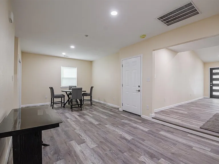 5305 Cahill Oval — Photo 2
