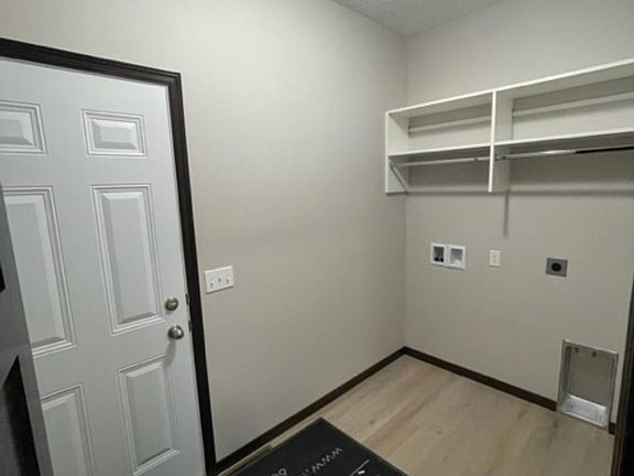 5th image of 9728 W Broek Dr
