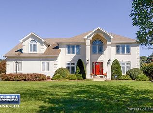 26 W Royal Oaks Dr, Bristol, IL